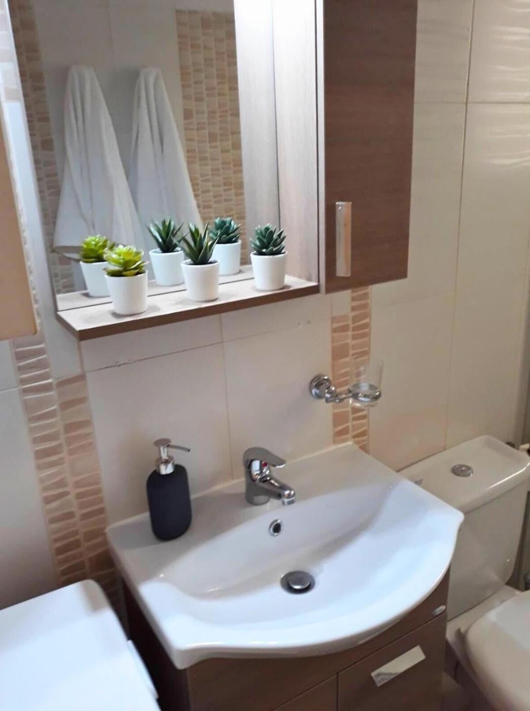 Cozy Apartment For 4 In Kolonaki, Lycabettus Atene Esterno foto